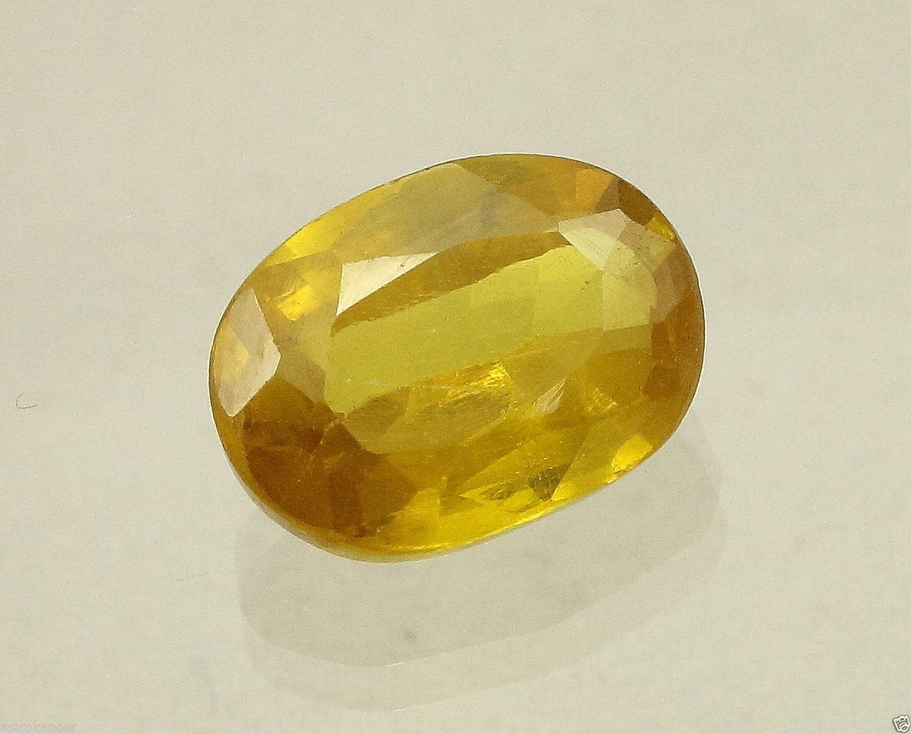 Lab Created Yellow Sapphire (Inclusion)